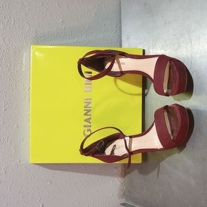 Woman's high heel sweet leather